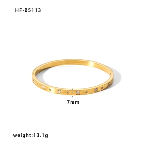 Bracciale in acciaio inossidabile dorato con incisione a stella e zirconi da 7mm