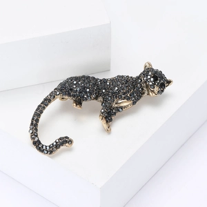 Retro leopard brooch featuring black rhinestones on a stylish alloy cheetah pin design