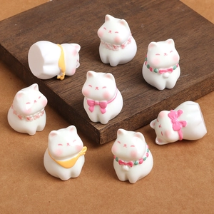 Mini White Cat Resin Figurines Cartoon Kitten Desktop Ornaments For DIY Crafting Car Decor Cute Animal Miniature