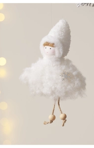 Gros plan d'un ange en peluche blanche avec perles en bois pour décoration de Noël
