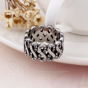 Modern stainless steel twist ring with pavé rhinestones and hollow infinity design