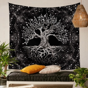 Böhmischer schwarz-weißer Lebensbaum Wandteppich in einem gemütlichen modernen Wohnzimmer