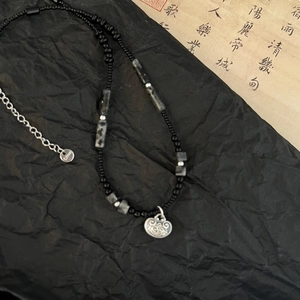 Collier pendentif cœur en argent S925 style chinois avec perles noires et détails de bambou