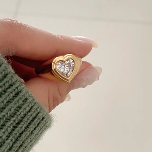 Minimalist gold plated 925 sterling silver ring with large heart-shaped cubic zirconia