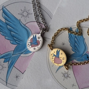 Ensemble de colliers doré et argenté avec pendentifs oiseau bleu, cœur et étoile