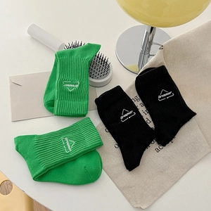 Cotton mid-tube ribbed socks with dreamer embroidery in green and black colors