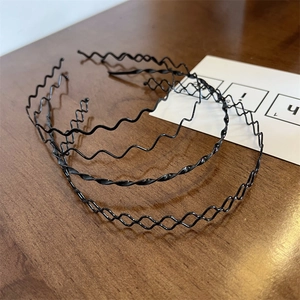 Set de 4 diademas negras de metal ondulado para hombre en varios estilos con textura