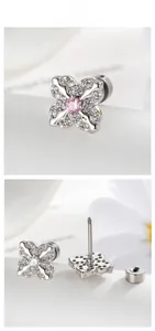 Detail von Kreuzblumen-Ohrsteckern mit Zirkonia-Besatz und Schraubverschluss-Design