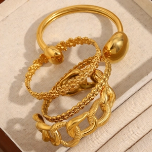 Ensemble de bracelets chic en acier inoxydable plaqué or 18 carats avec marguerites
