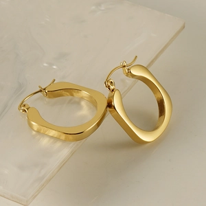 Minimalist U-shaped 18K gold plated chunky hoop earrings with polished geometric metal finish