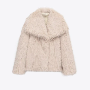 Damen Kunstpelzjacke mit großem Revers in Hellrosa, stilvoller kurzer Wintermantel