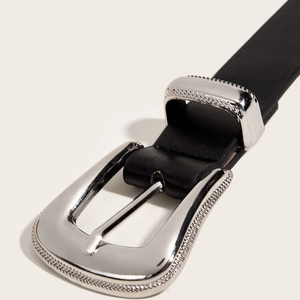 Ceinture classique en cuir noir avec boucle en métal argenté gravé pour femme