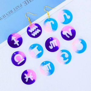 Pendentifs boucles d'oreilles zodiaque en résine avec dégradé bleu-violet scintillant