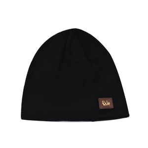 Fleece-lined knit beanie for men in black with a square leather W.JEANS logo patch