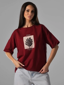 Μπορντό oversized βαμβακερό T-shirt με τύπωμα Laurel Leaves σε μοντέλο