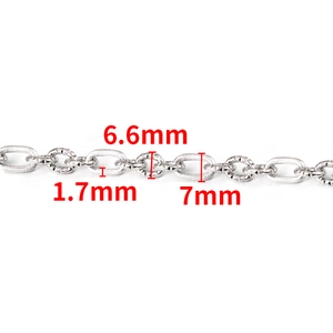 Detailed macro view showing 6.6mm by 7mm stainless steel chain links with 1.7mm thickness