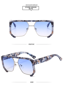 Détails des lunettes aviateur carrées avec monture bleu pierre et double pont tendance