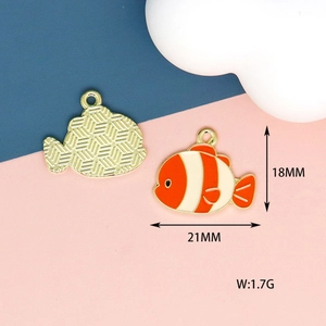 Detail view of clownfish pendant charms with size 18x21mm and weight specifications
