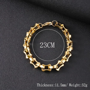 Bracelet chaîne en acier titane plaqué or 18 carats avec fermoir mousqueton sur cuir