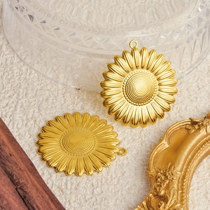 French vintage sunflower pendants in 304 stainless steel gold finish for DIY jewelry