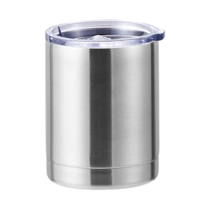 Close-up of 12oz stainless steel coffee mug with handle and clear plastic lid