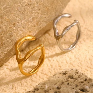 Bague Ouverte À Ligne Irrégulière Acier Inoxydable Plaqué Or 18K Design Liquide De Lave Minimaliste Géométrique Réglable