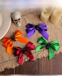 Barrettes araignée d'Halloween avec nœuds en satin violet, orange, bordeaux et vert