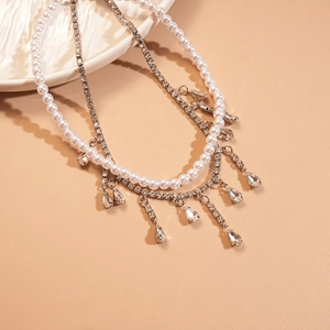 Elegant double-layer necklace with pearls, rhinestones and water-drop crystal pendants