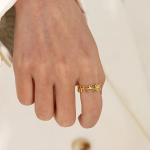 Bague ouverte élégante en acier inoxydable plaqué or 18K avec motif de vigne vintage