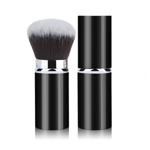 Details des einziehbaren Make-up-Pinsels im offenen und geschlossenen Zustand