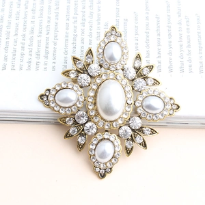 Vintage Baroque Brooch Pin For Women Alloy Rhinestone Imitation Artificial Pearl Elegant Geometric Flower Aesthetic Jewelry Accessory