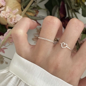 Elegant S925 sterling silver heart-shaped rings set for women on model hand