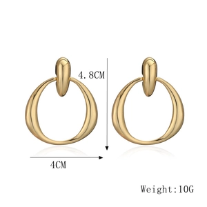 Detailed size chart of vintage gold water drop tassel earrings with measurements