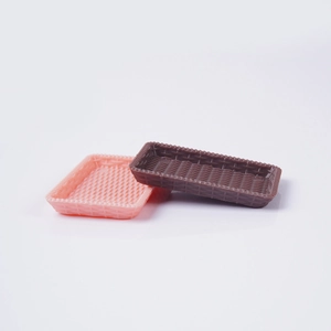 5cm miniature rectangular faux rattan woven trays in pink and brown for dollhouse kitchens
