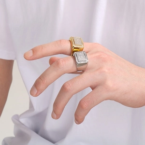 Anello hip hop quadrato di lusso in acciaio inossidabile con pietre CZ per uomini