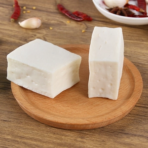 Realistic PVC tofu food model set on a wooden tray with spices for kitchen decor