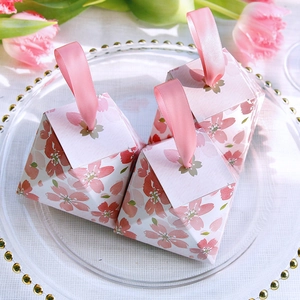 Sakura Pyramid Candy Gift Boxes Cardboard With Ribbon Handle And Tags For Wedding Party Favors