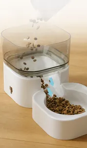 Detail view of the gravity pet feeder showing the non-clog large slope and wide food bowl