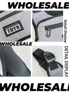 Detailansicht der taktischen Brusttasche mit TDYU-Stickerei und wasserdichtem Reißverschluss