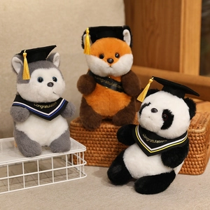 Peluche per laurea con bambole di volpe, husky e panda con tocco nero accademico