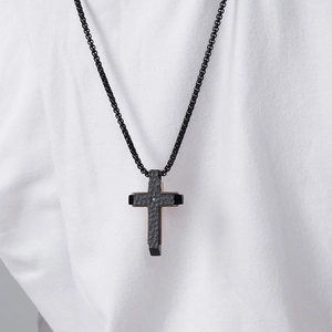 Men's titanium steel cross pendant necklace with hammer texture in black and rose gold