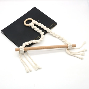Porte-papier toilette boho en corde de coton fait main avec anneaux en bois et franges
