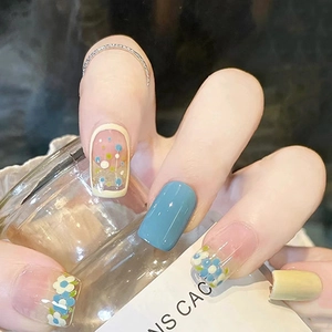 Short Square Press On Nails Floral Daisy Polka Dot Pattern Removable Resin False Nails Sweet Fresh Style For Women