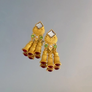 Vintage Palace Style Dangle Earrings For Women Copper Rhinestone Artificial Pearl Tassels With 925 Sterling Silver Earring Post