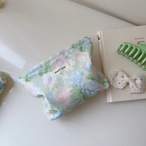 Floral cotton makeup bag with green plaid rose pattern and simple wish woven label