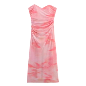 Robe midi bustier à imprimé floral rose avec détails froncés et coupe moulante chic
