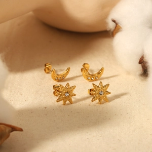 Boucles d'Oreilles Étoile Et Lune Style Vintage Acier Inoxydable Plaqué Or 18K Zircon Étoile À Huit Branches Femmes