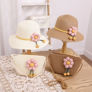 Ensemble chapeau de paille enfant et sac fleur pour protection solaire extérieure