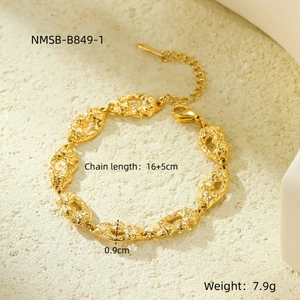 Chic 18K gold-plated stainless steel bracelet with hammered irregular texture link