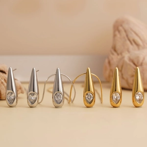 Minimalist 316 stainless steel water drop jewelry set in gold and silver finishes